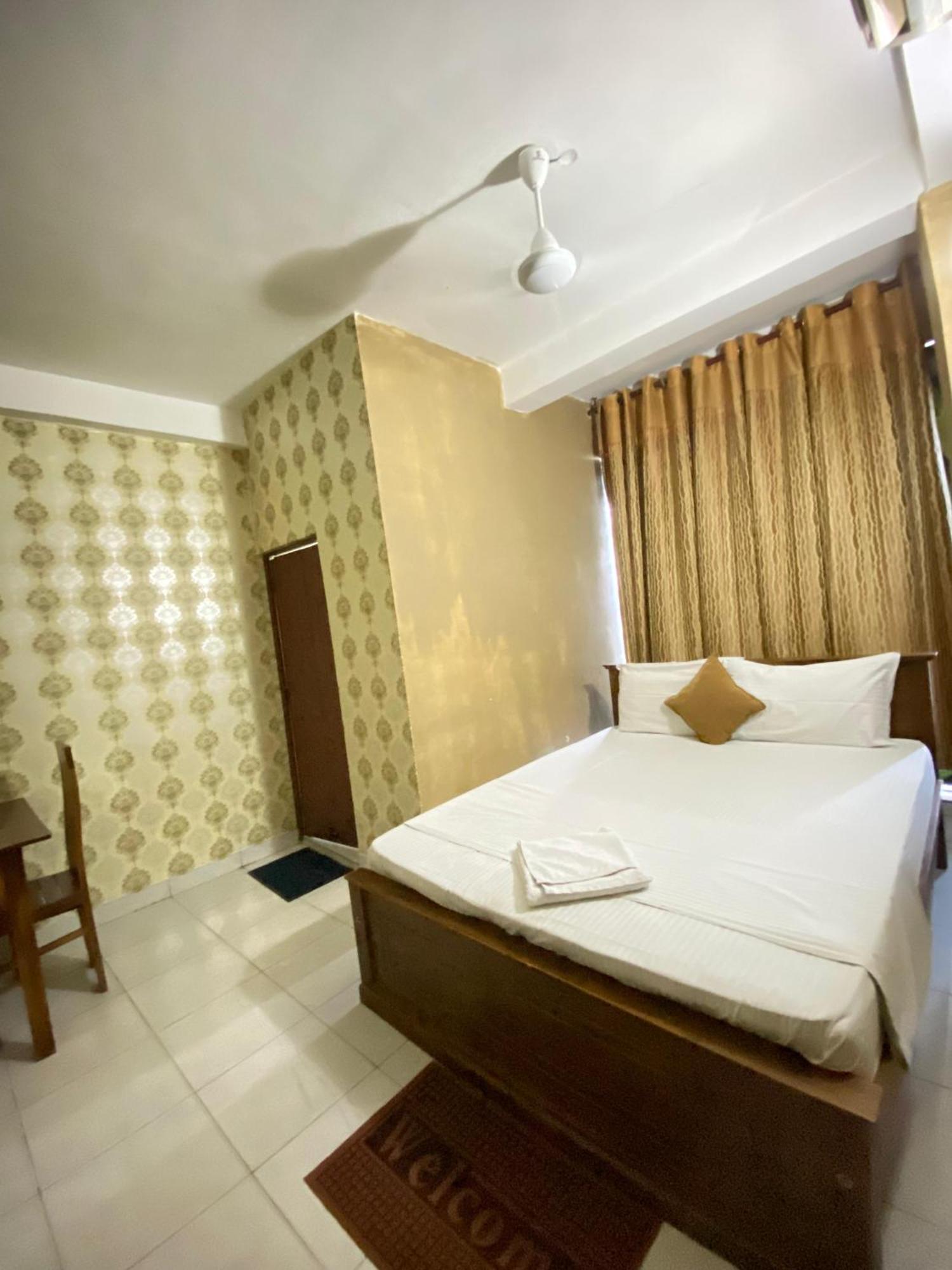 Airport City Hotel Katunayaka Exterior photo